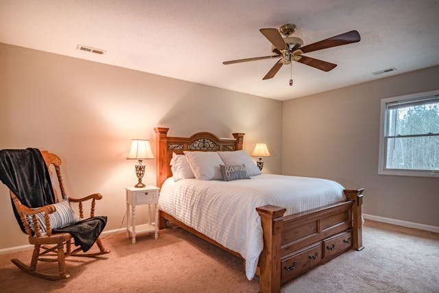 Small guest bedroom ideas on a budget can fix what guests notice most. Start with the bed, storage, and lighting before touching anything decorative.